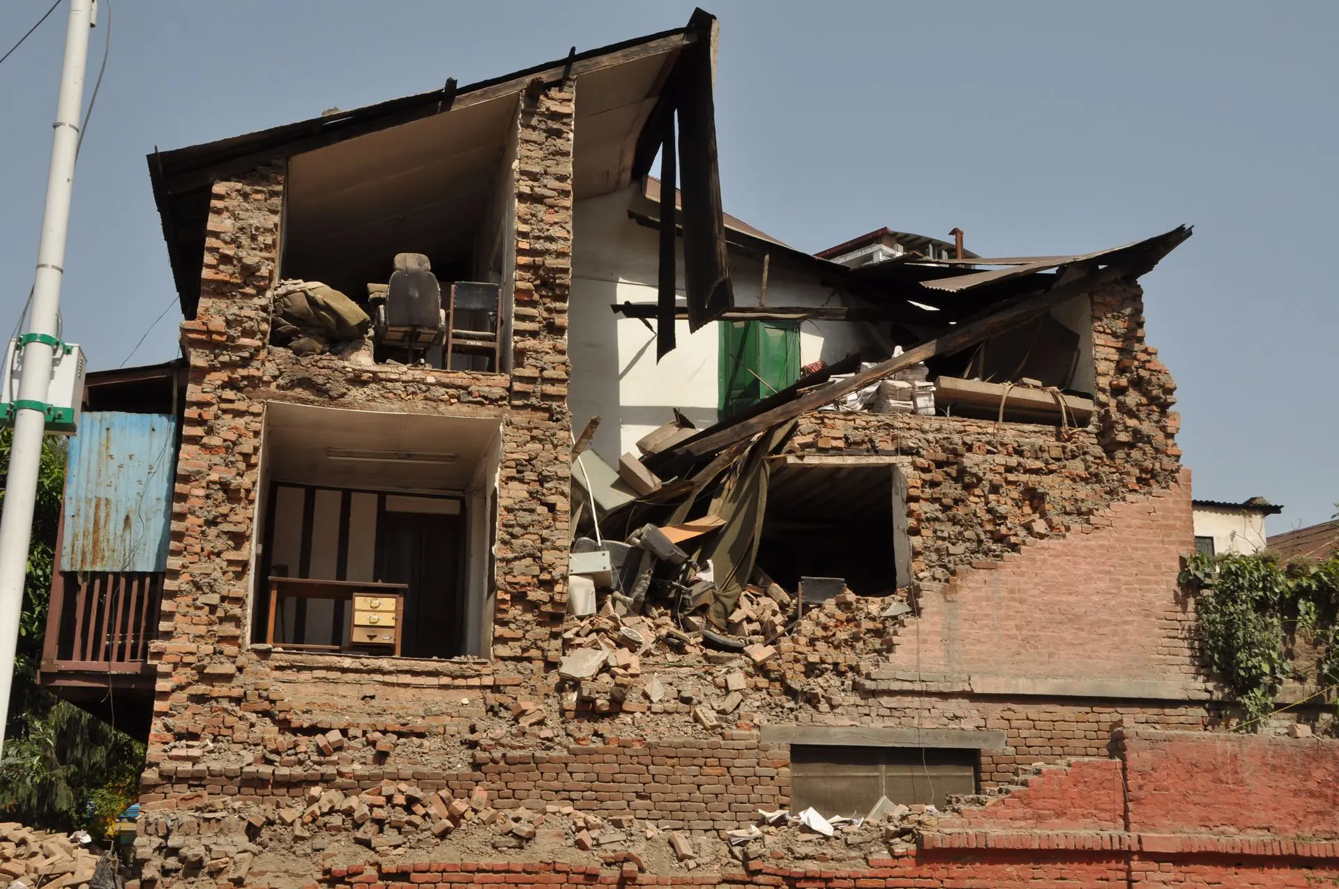 Kaputtes Haus nach dem Erdbeben 2015