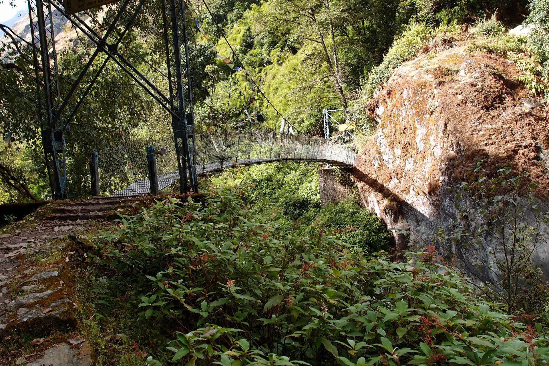 Brücke über eine Schlucht