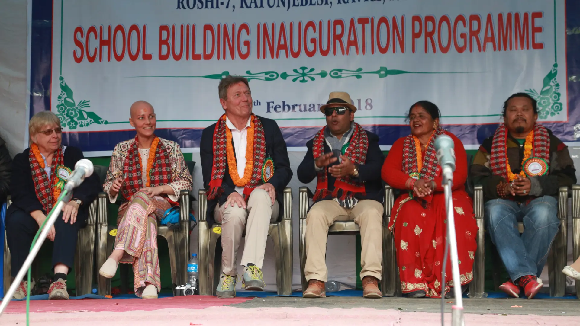 Egon Rieger auf der Bühne – Versammlung am 18. Februar